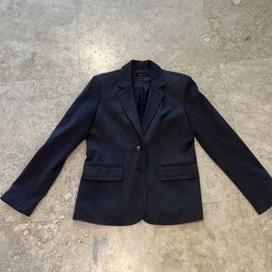 💕HP💕Rafaella Studios Women’s dark gray blazer - size 8